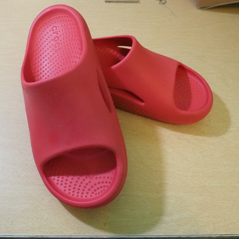 Crocs Mellow Recovery Slides